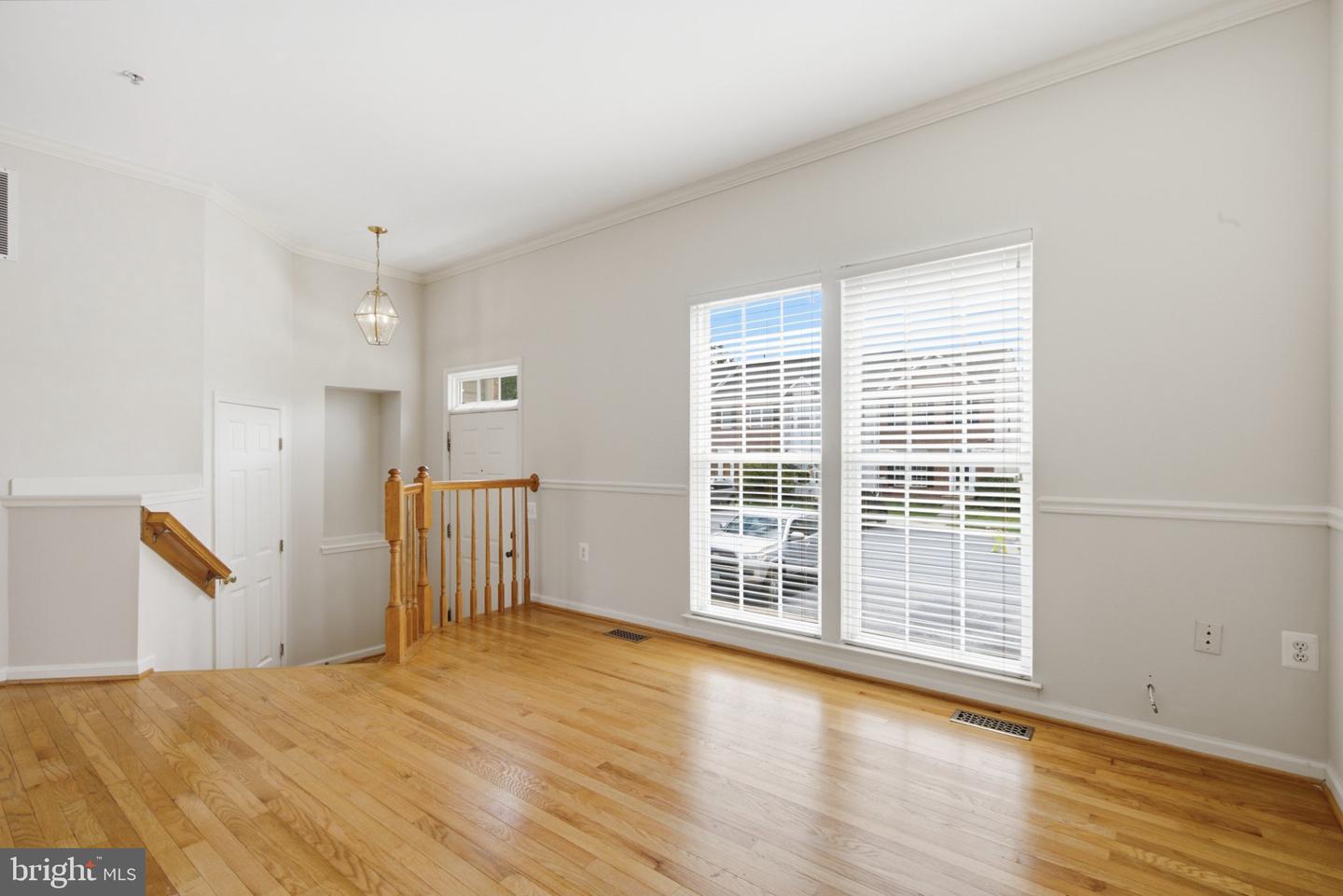 9412 Birchwood Ct W Property Photo 6