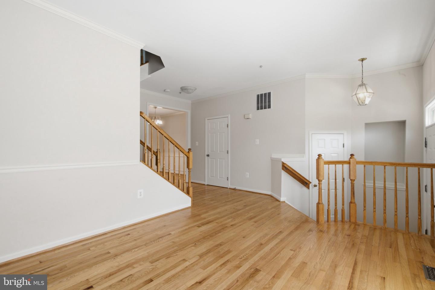 9412 Birchwood Ct W Property Photo 7