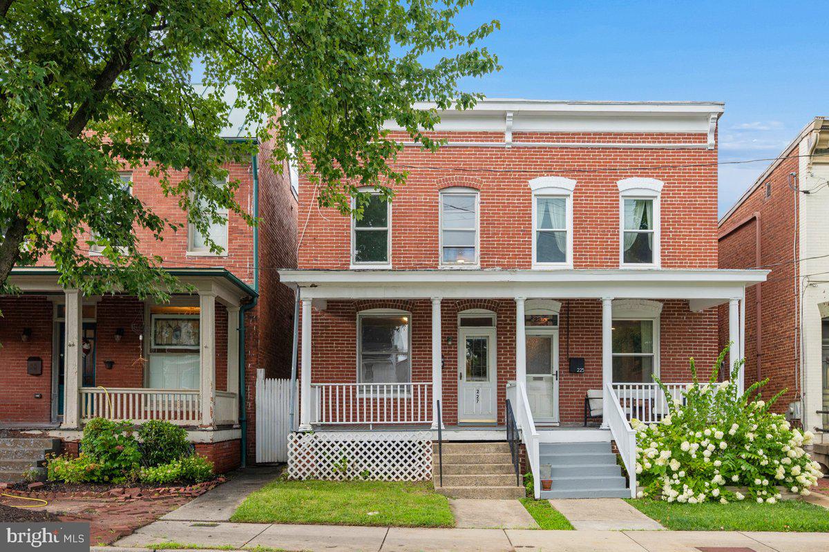 227 W South Street Property Photo 1