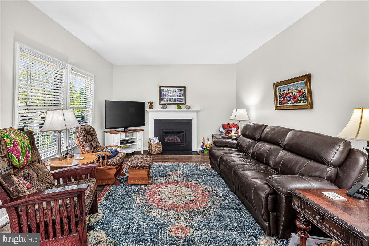 101 Crosstimber Way Property Photo 11
