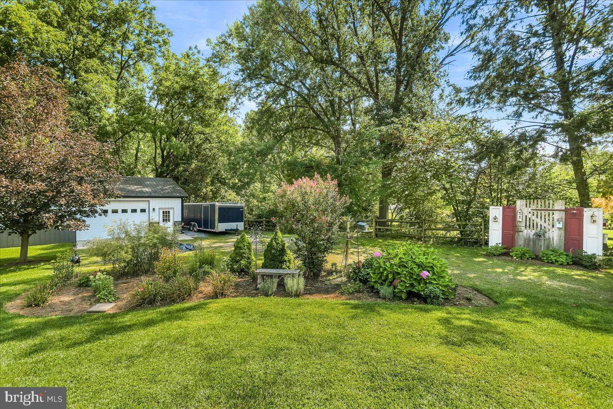 7905 Runnymeade Dr Property Photo 48
