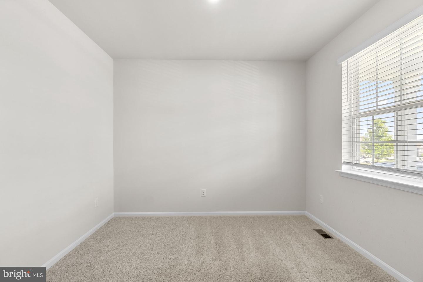2070 Pomona Way Property Photo 12