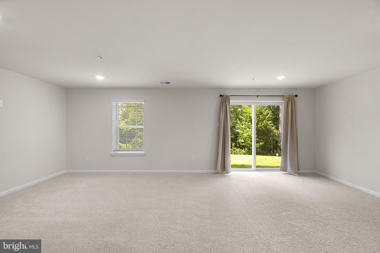 2070 Pomona Way Property Photo 32