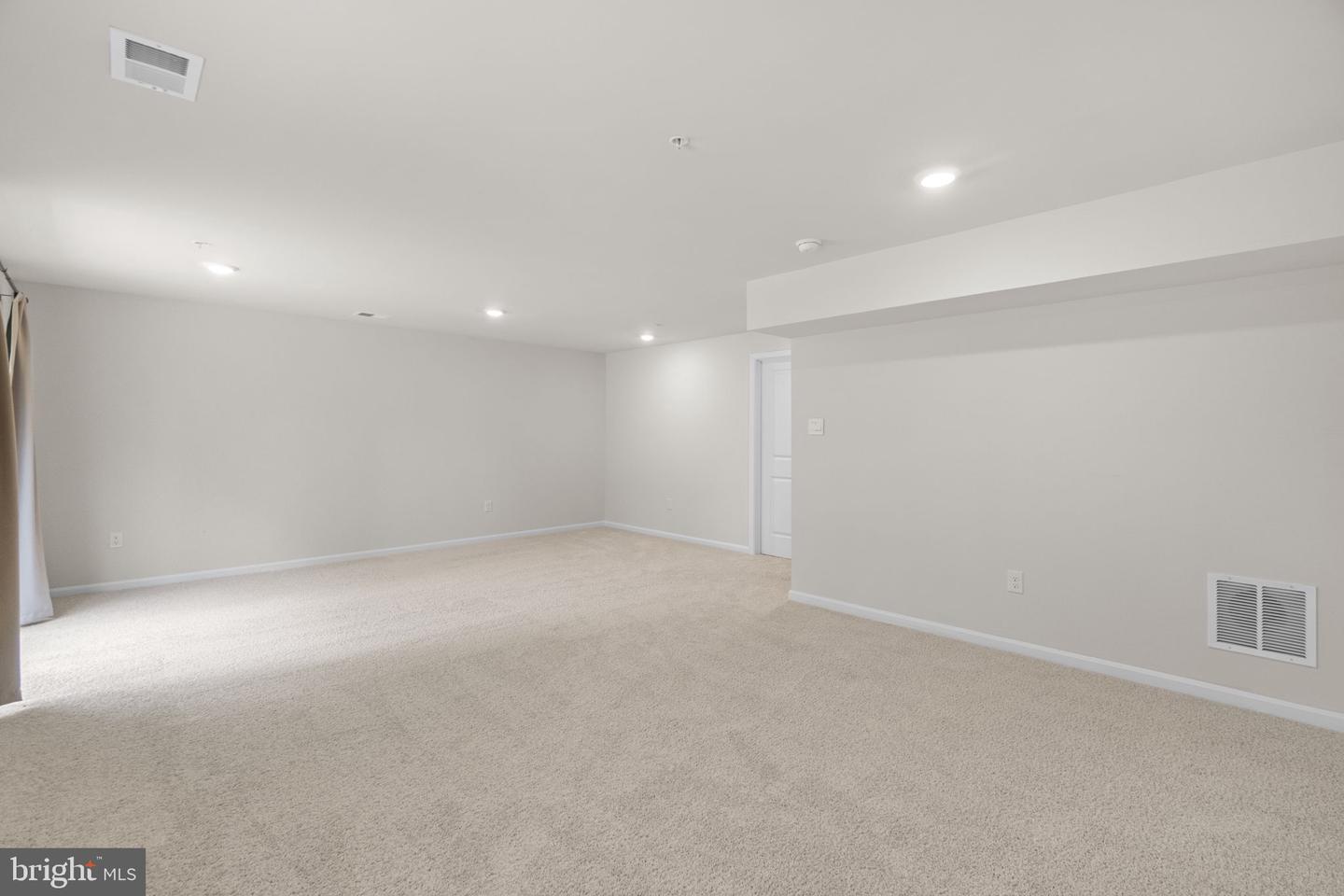 2070 Pomona Way Property Photo 34