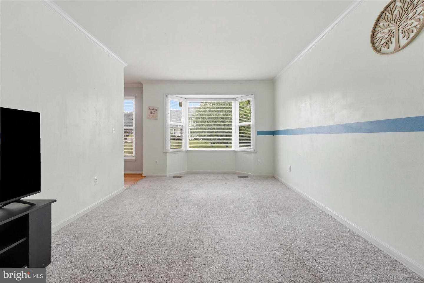 2402 Shaker Ln Property Photo 10