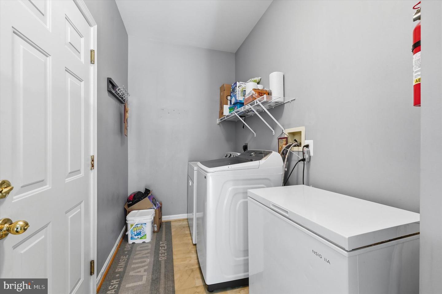 2402 Shaker Ln Property Photo 29