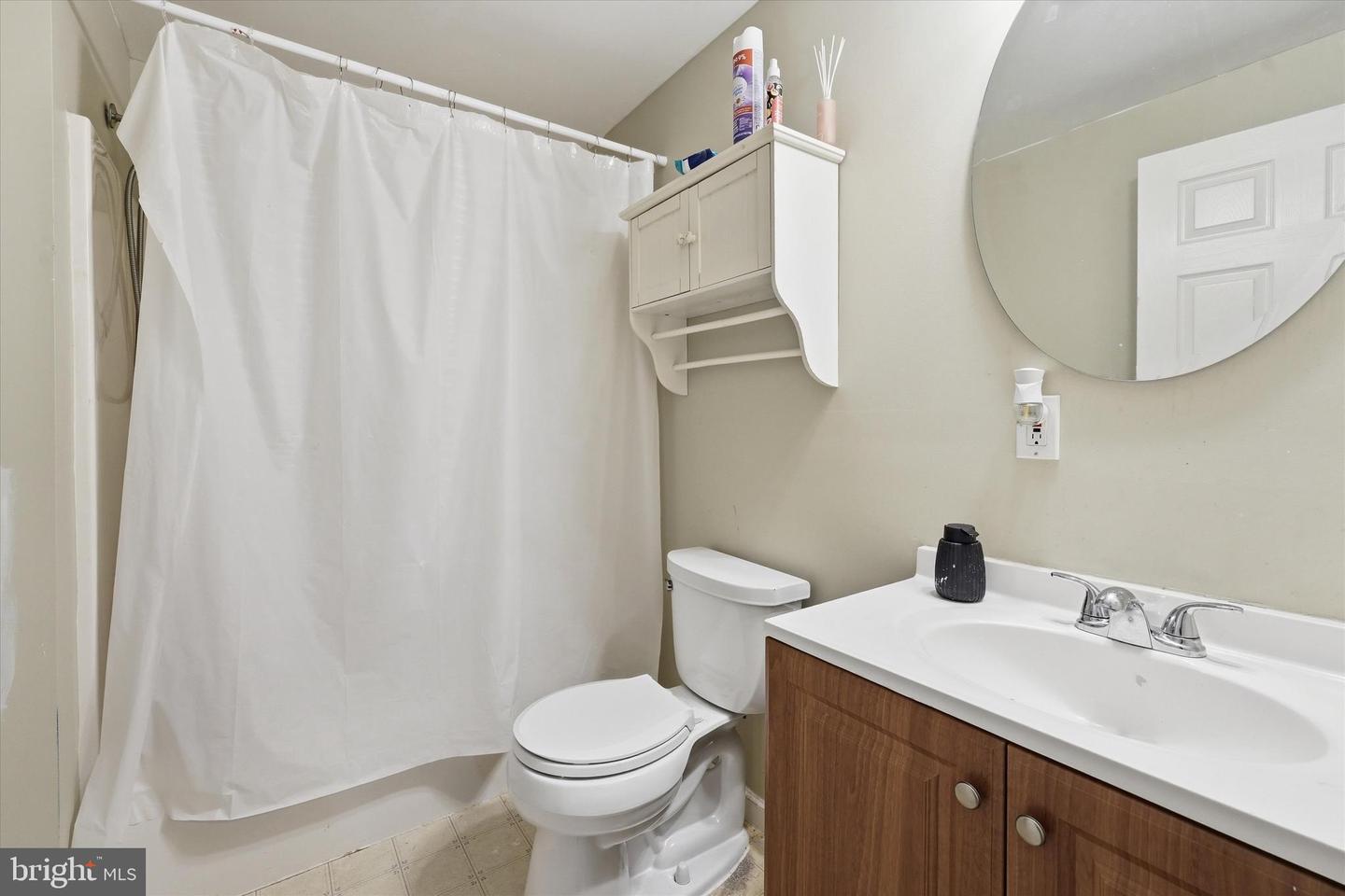 2402 Shaker Ln Property Photo 50