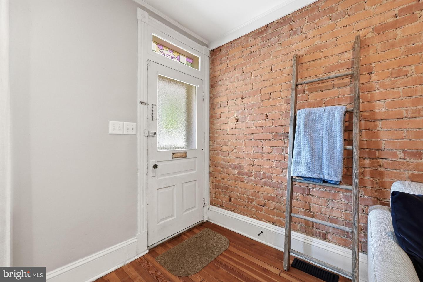 225 W South St Property Photo 3