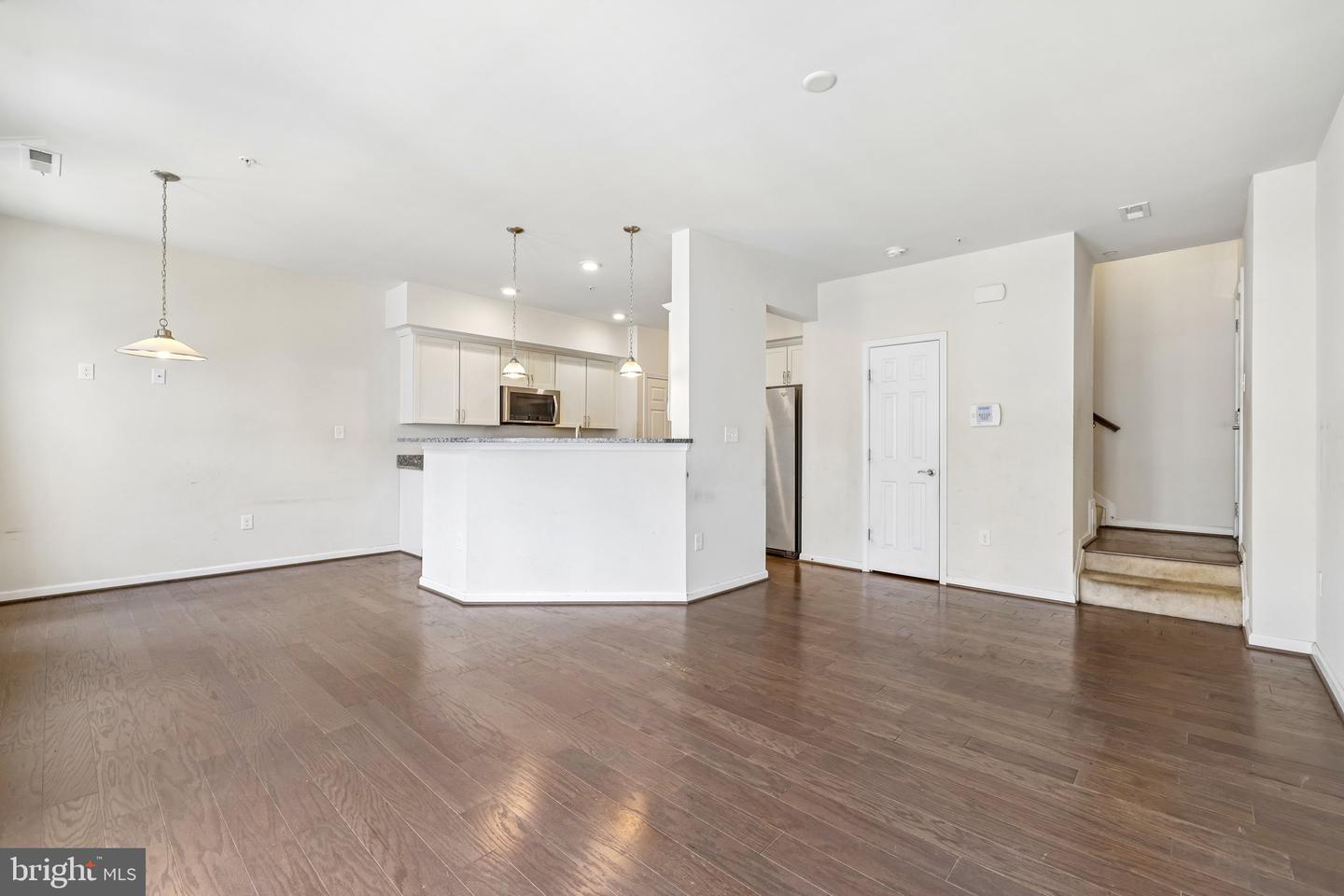 6185 Murray Ter Property Photo 6