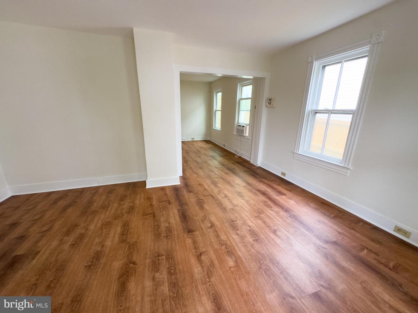 213 W B St Property Photo 5