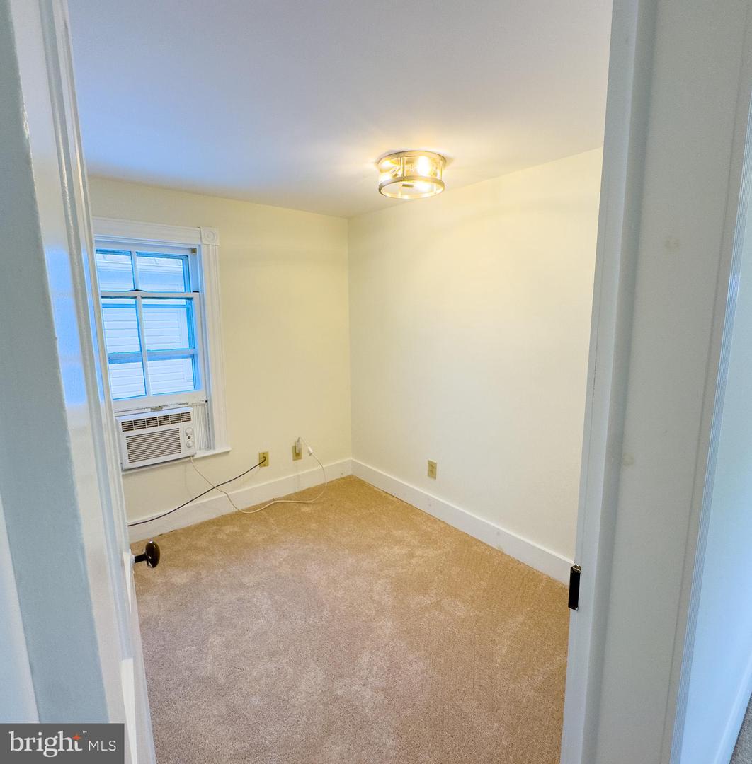 213 W B St Property Photo 28