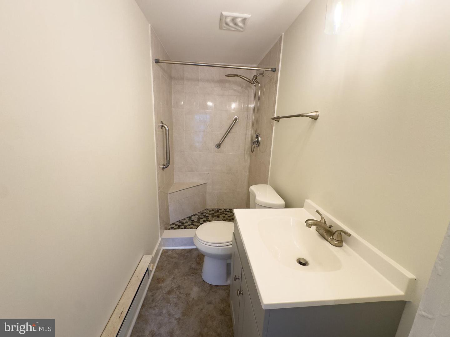 213 W B St Property Photo 30