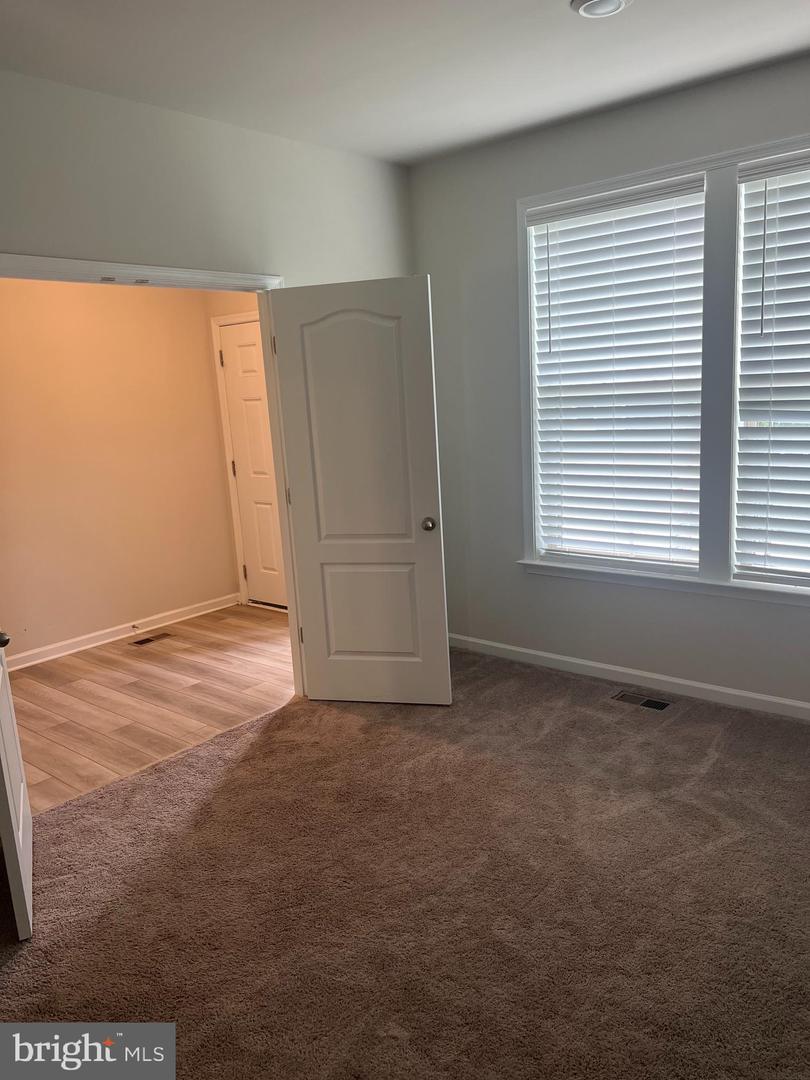 1726 Evansberry Dr Property Photo 3