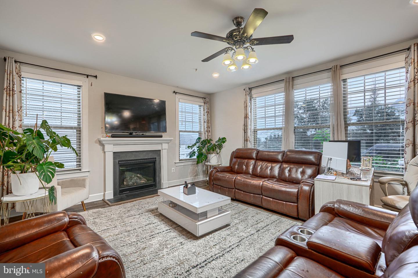 7142 Starmount Way Property Photo 17