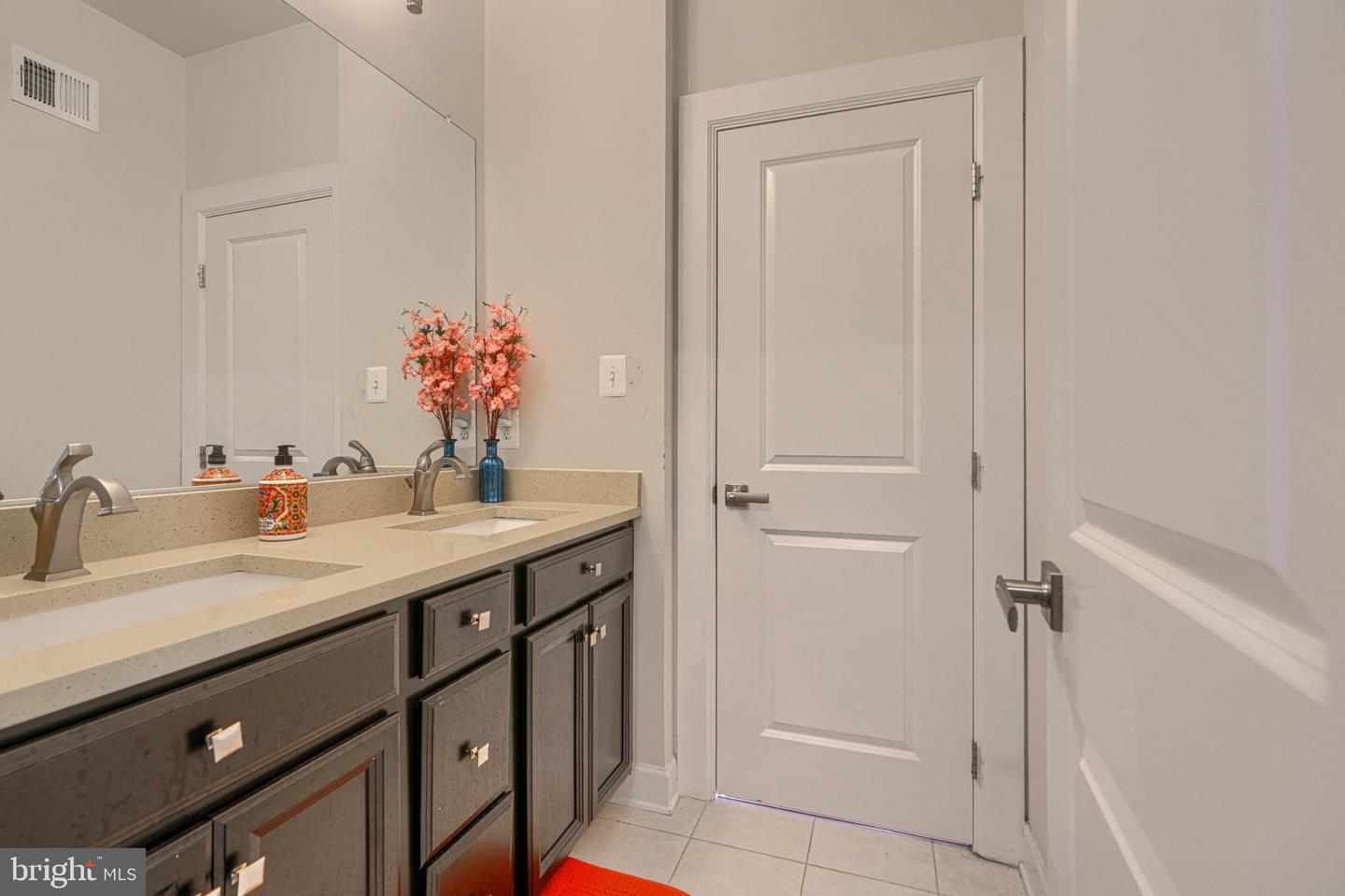 7142 Starmount Way Property Photo 46