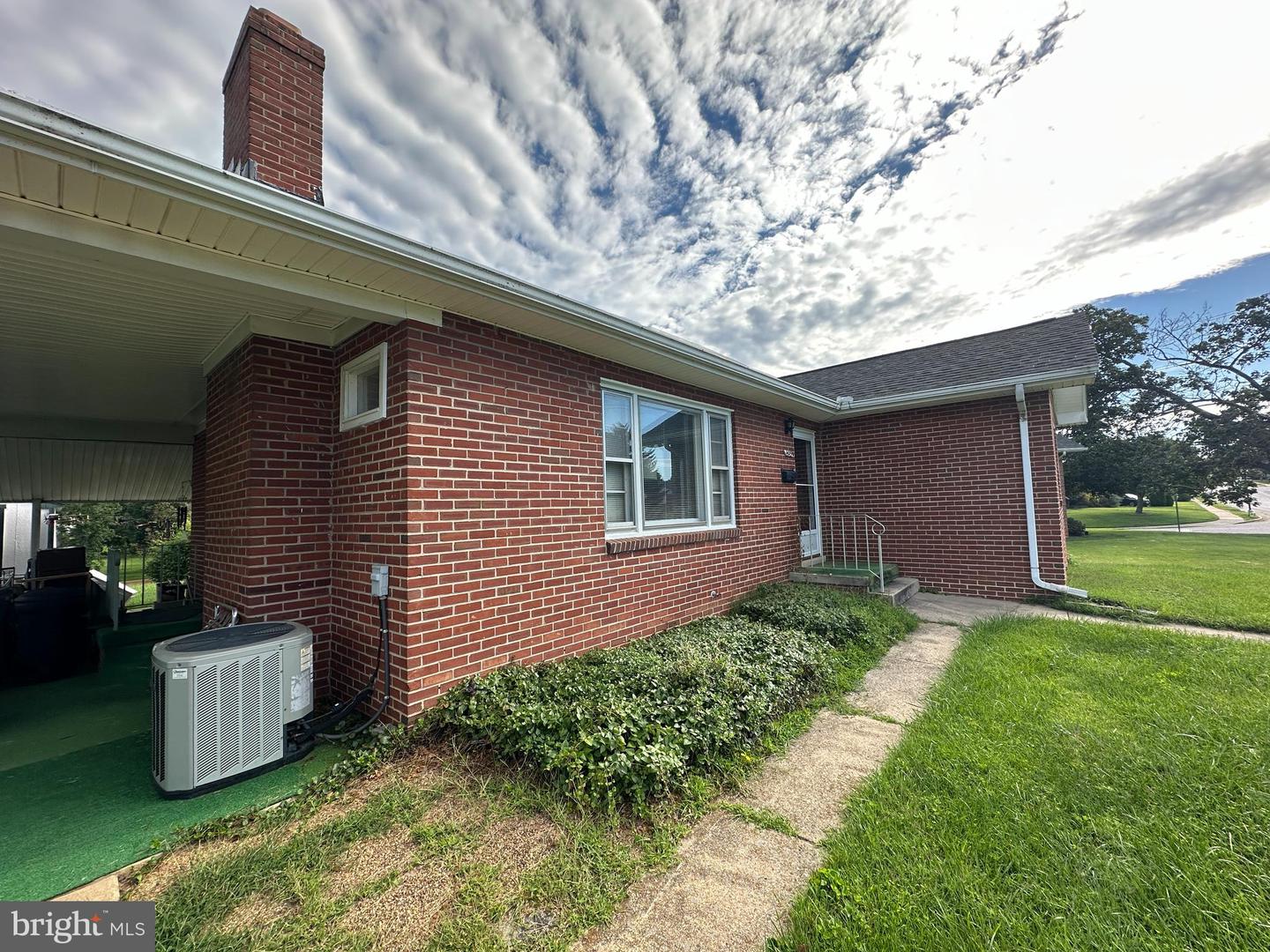 405 Delaware Rd Property Photo 4
