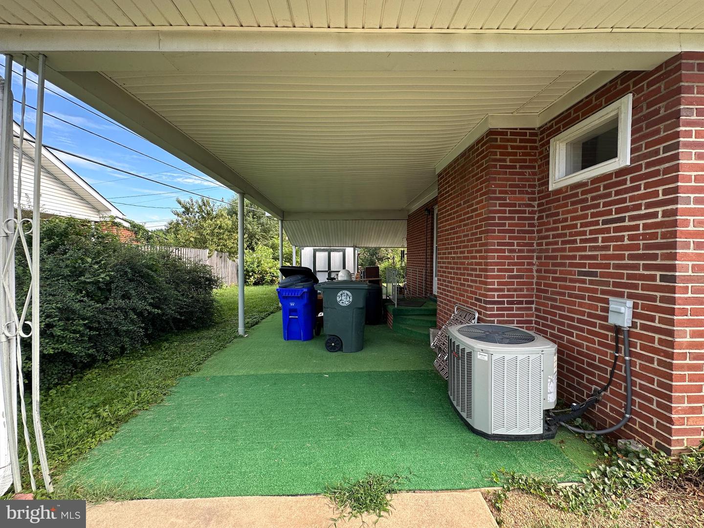 405 Delaware Rd Property Photo 5