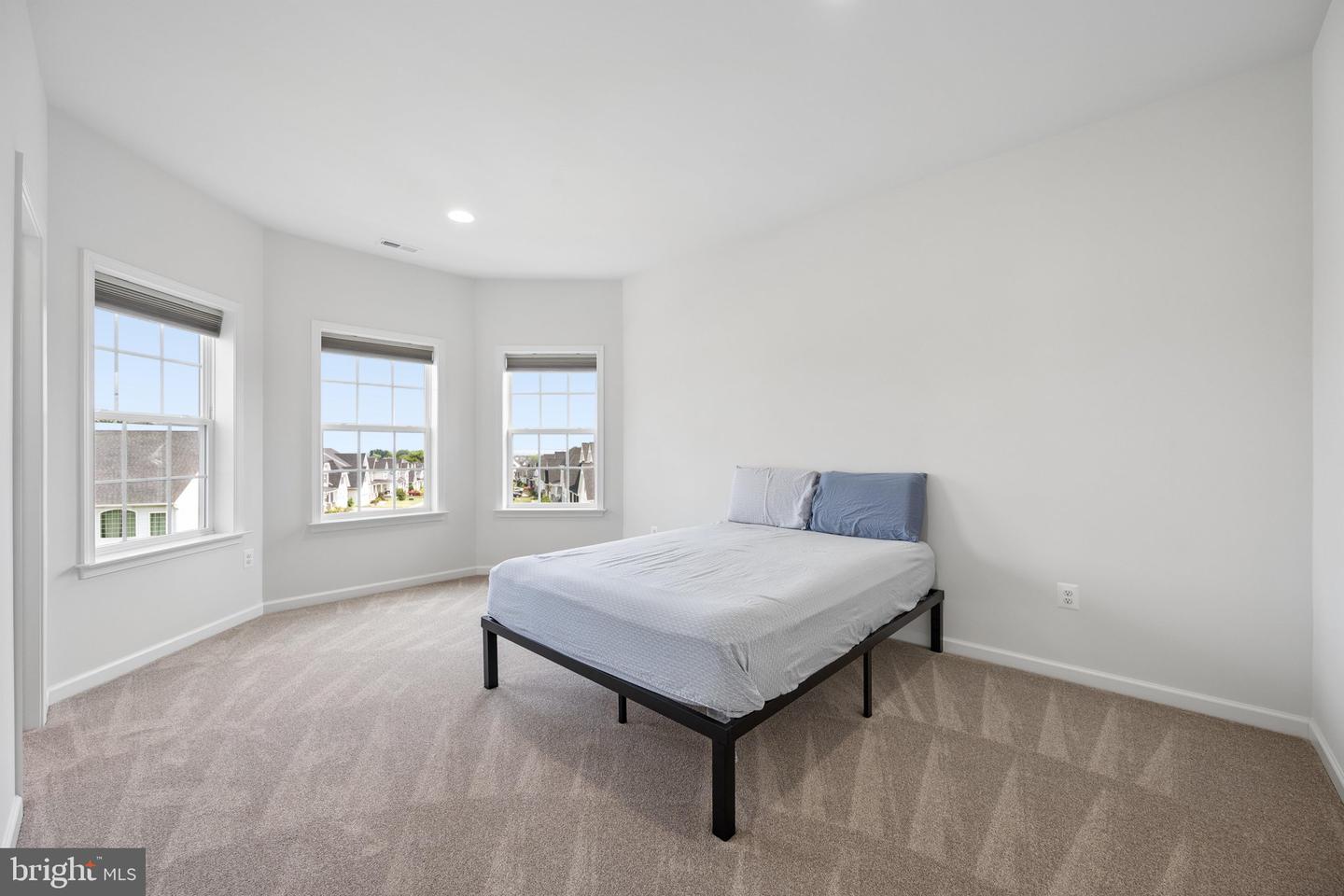 2746 Scarecrow Ter Property Photo 42