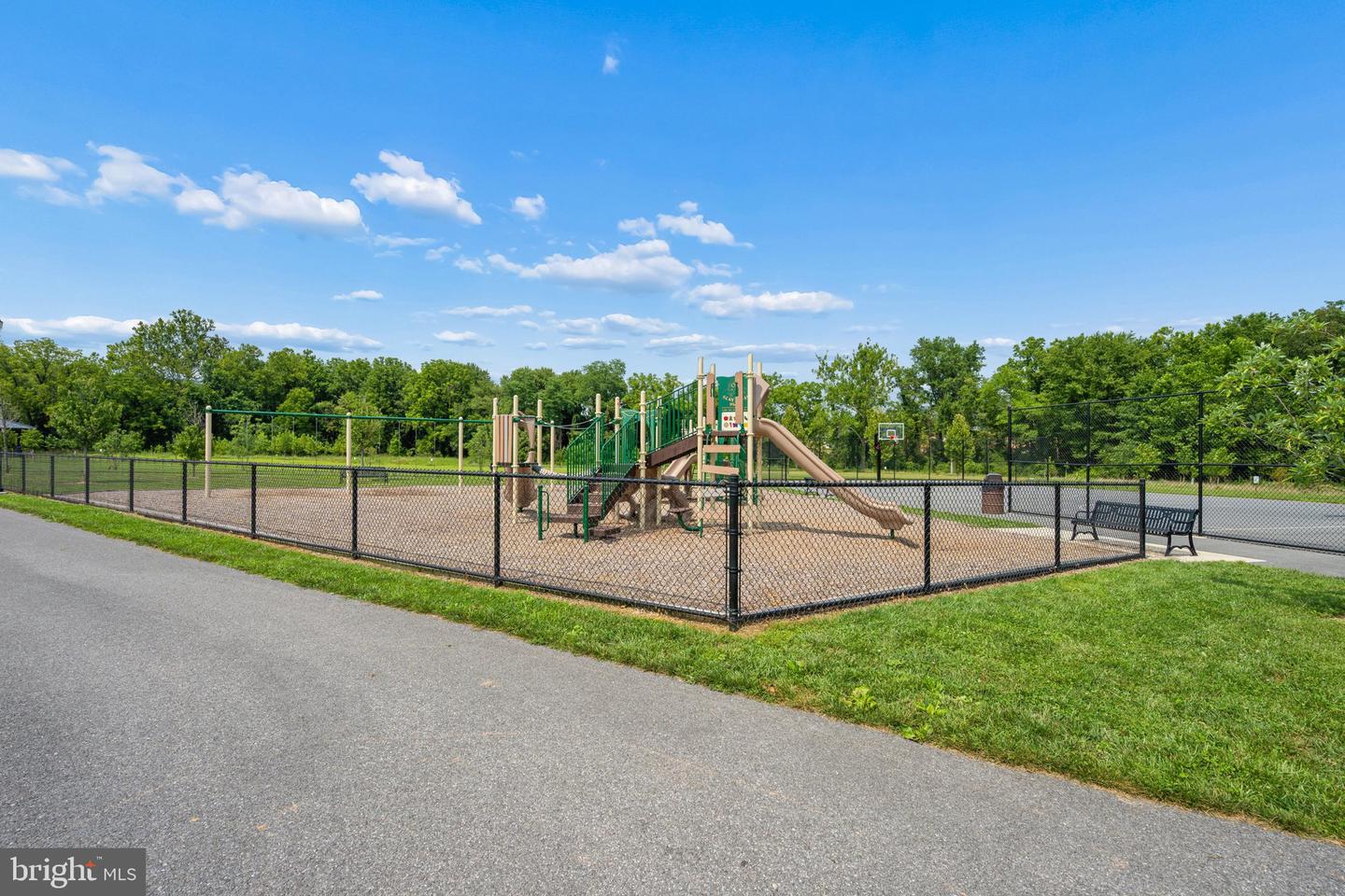 2746 Scarecrow Ter Property Photo 77