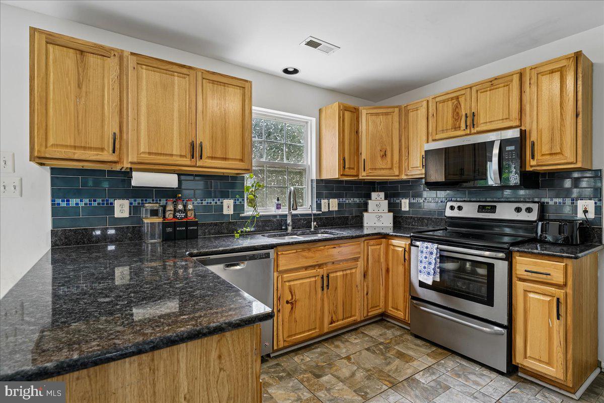 3437 Livingston Dr Property Photo 8