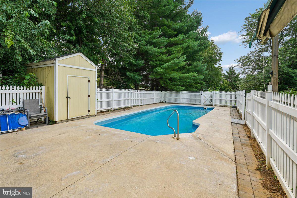 3437 Livingston Dr Property Photo 34