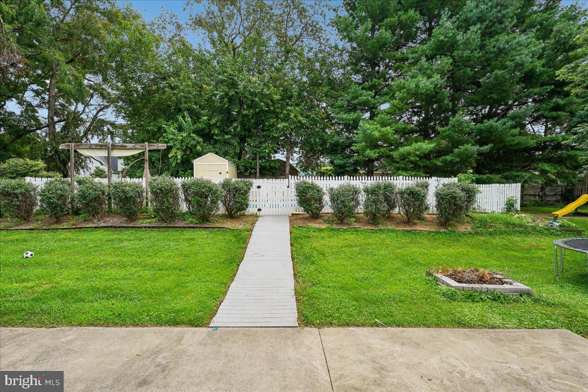 3437 Livingston Dr Property Photo 35