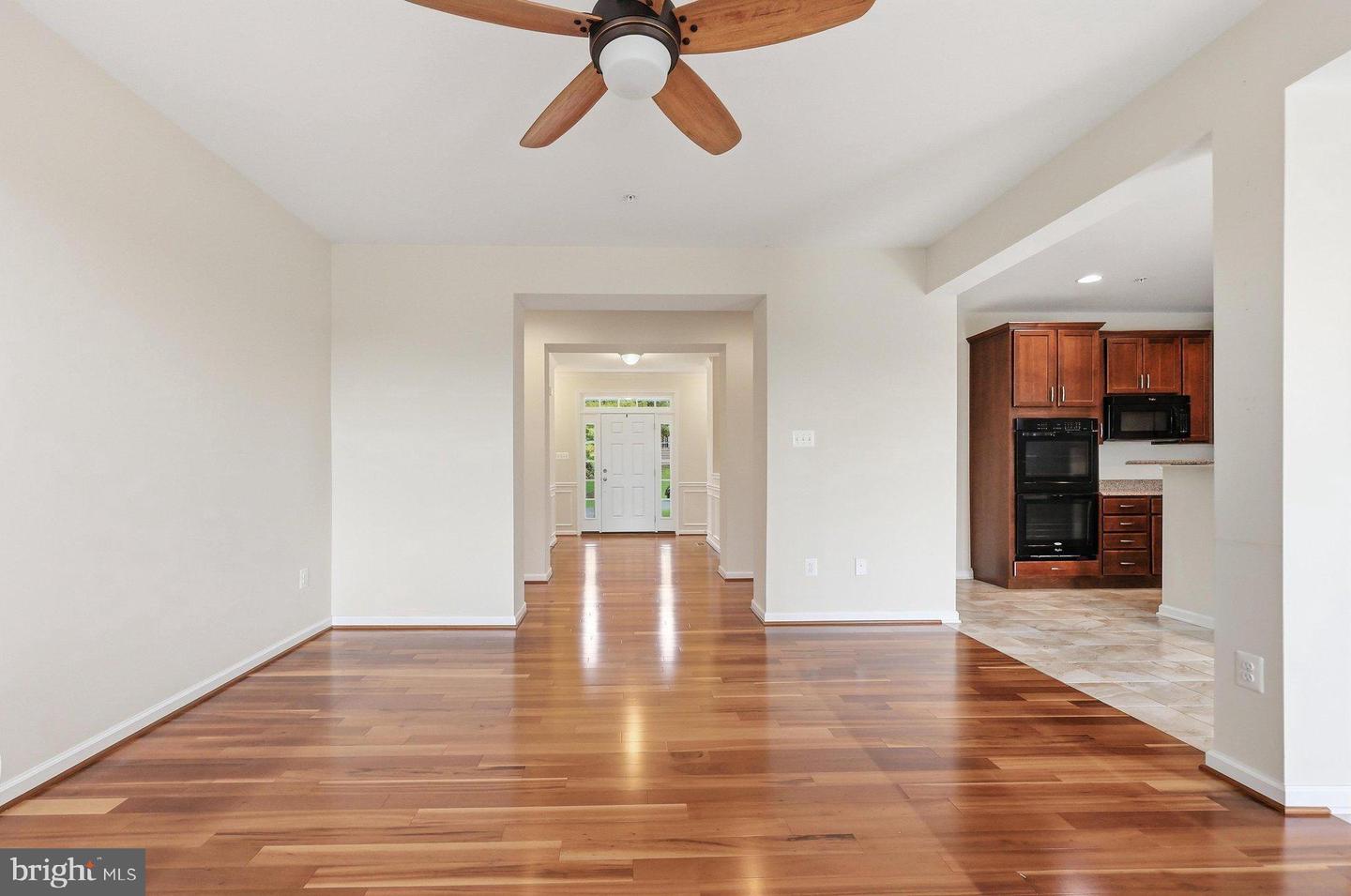 6882 Woodrise Rd Property Photo 9