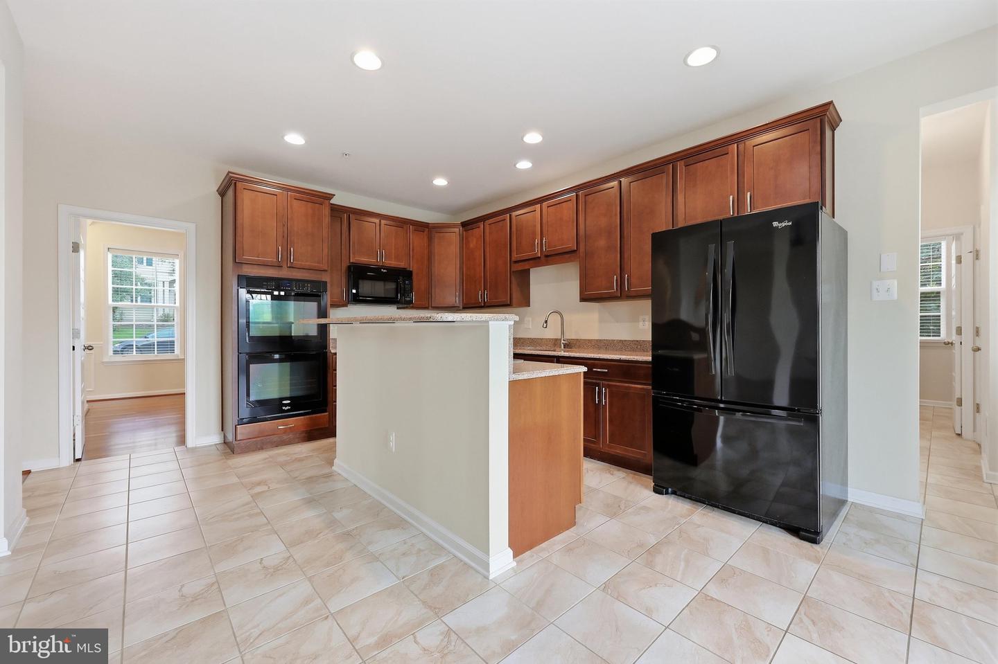 6882 Woodrise Rd Property Photo 12
