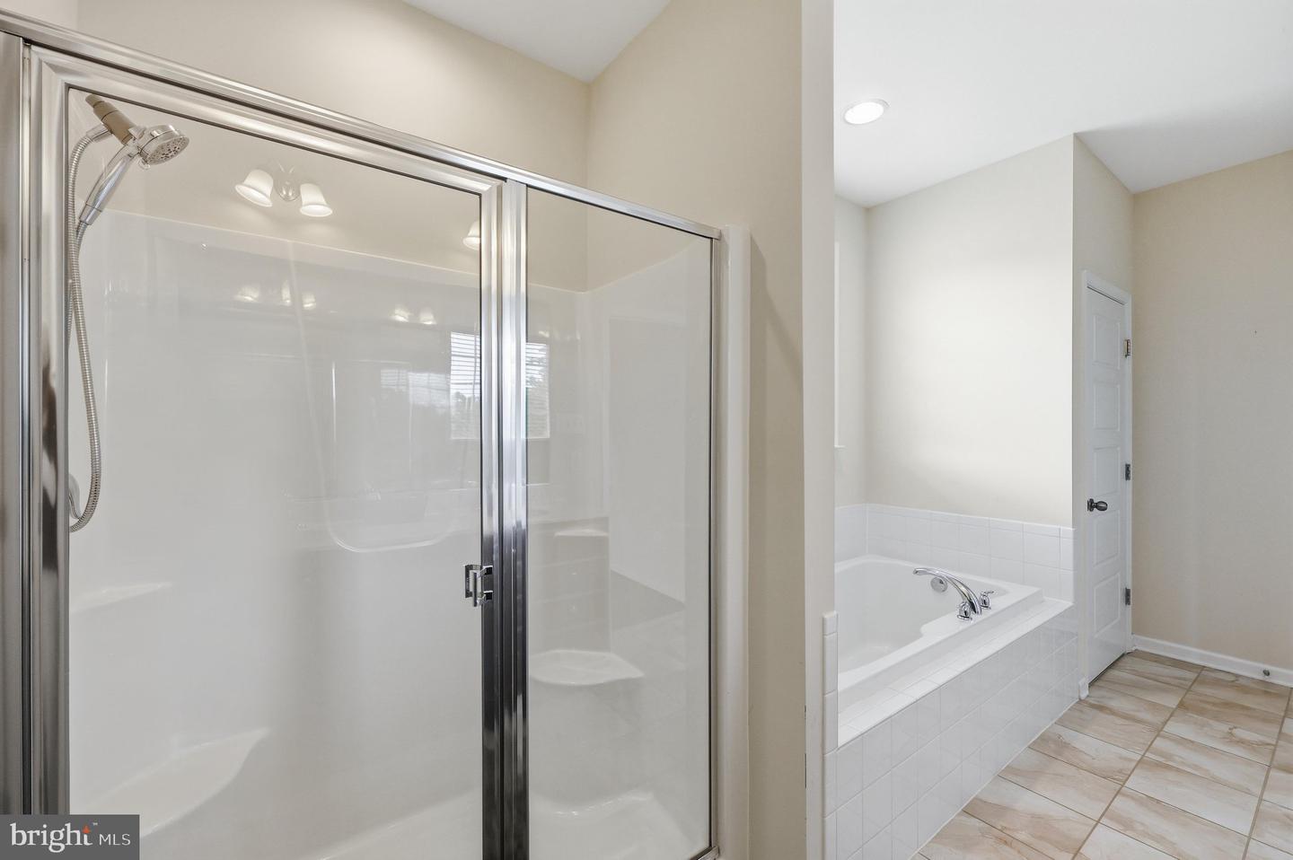 6882 Woodrise Rd Property Photo 27