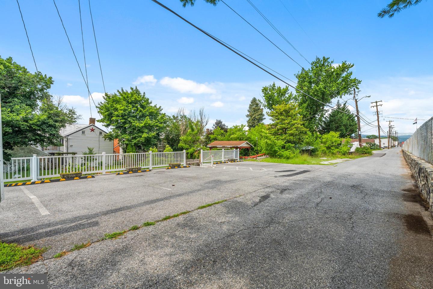 113 E Main St Property Photo 64