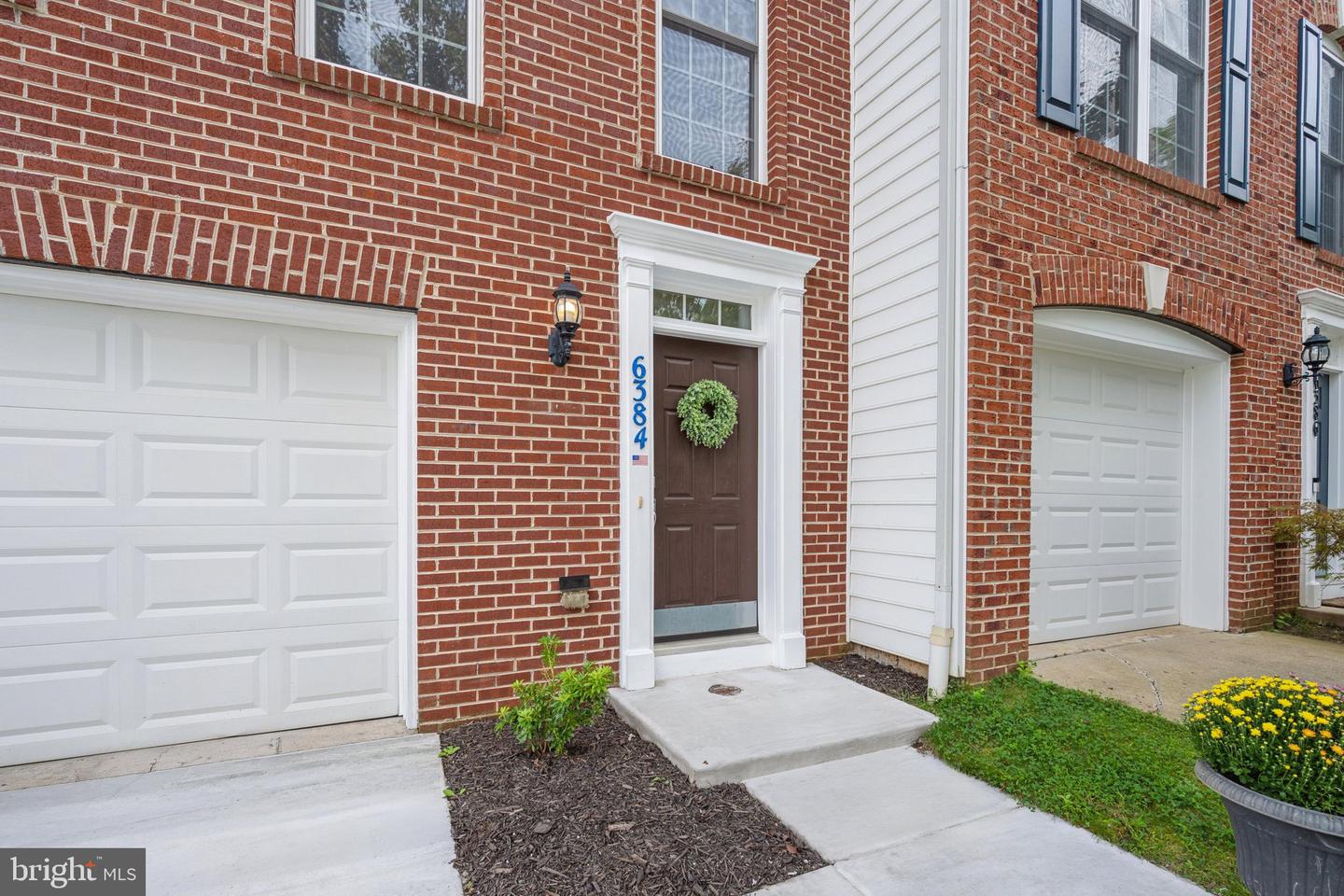 6384 Meandering Woods Ct Property Photo 3