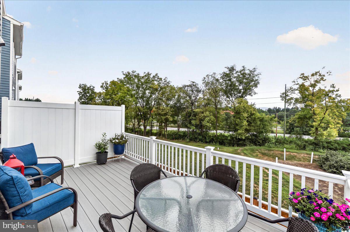 115 Spring Bank Way Property Photo 15