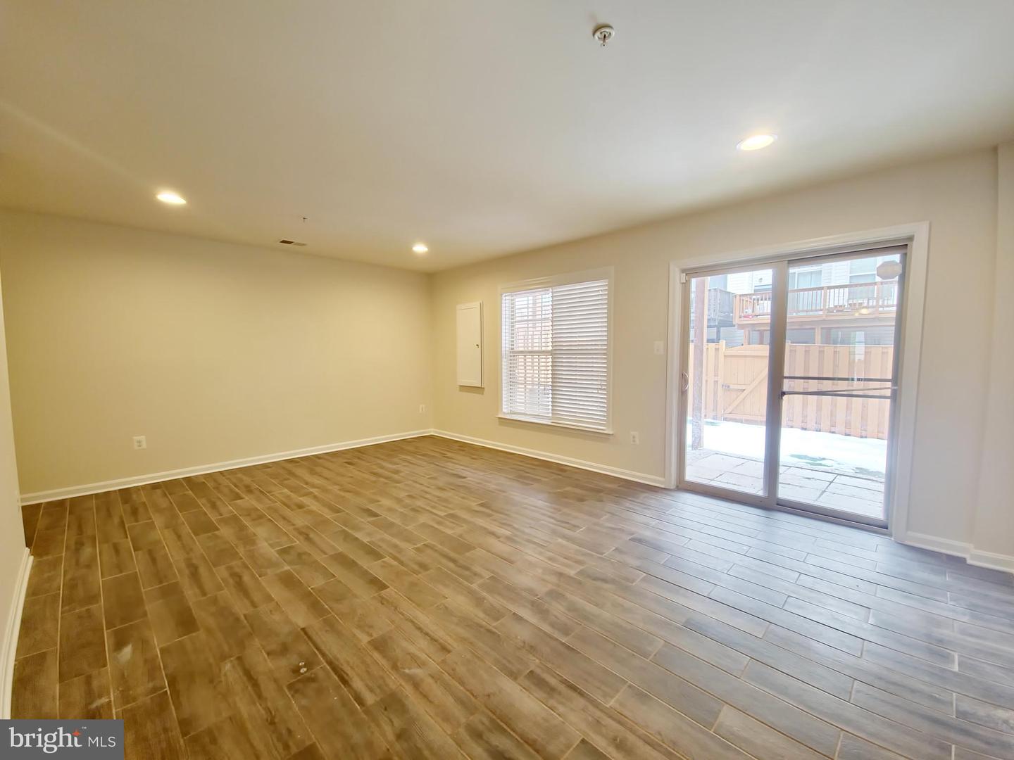 4705 Verdana Loop Property Photo 3
