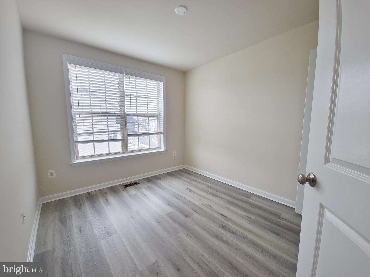 4705 Verdana Loop Property Photo 10