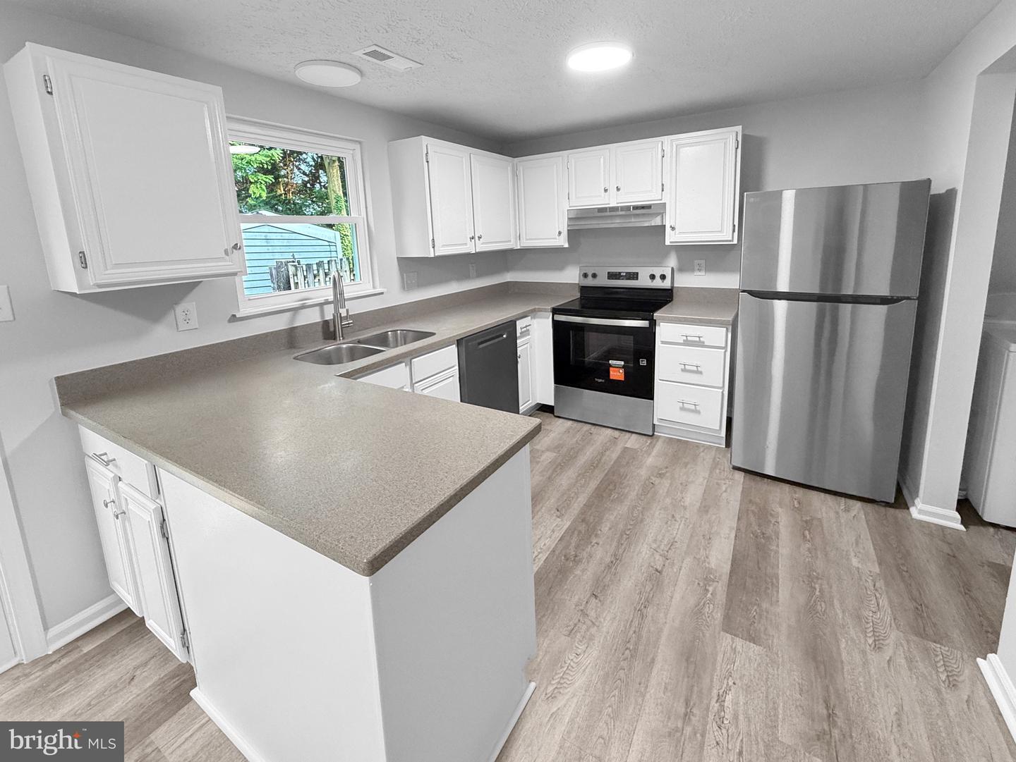6723 Kernel Ct Property Photo 2