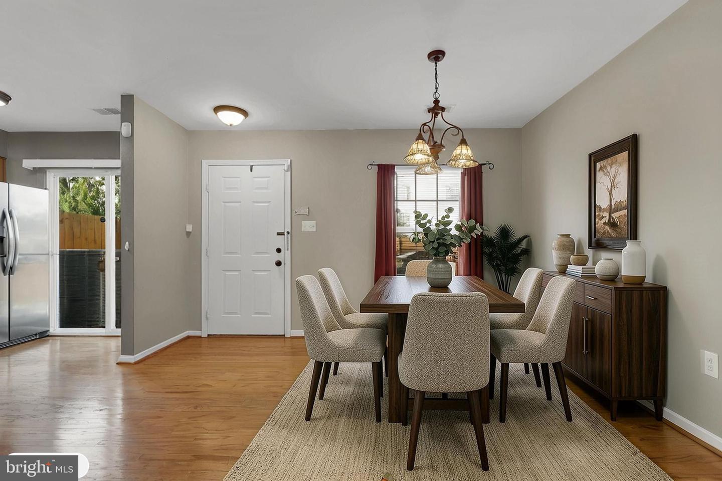 5060 Croydon Ter Property Photo 6