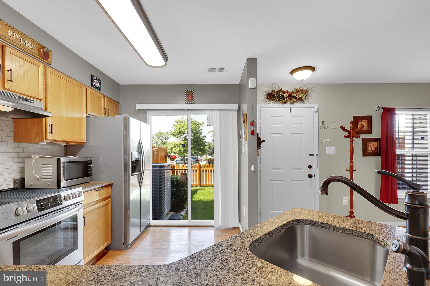 5060 Croydon Ter Property Photo 13