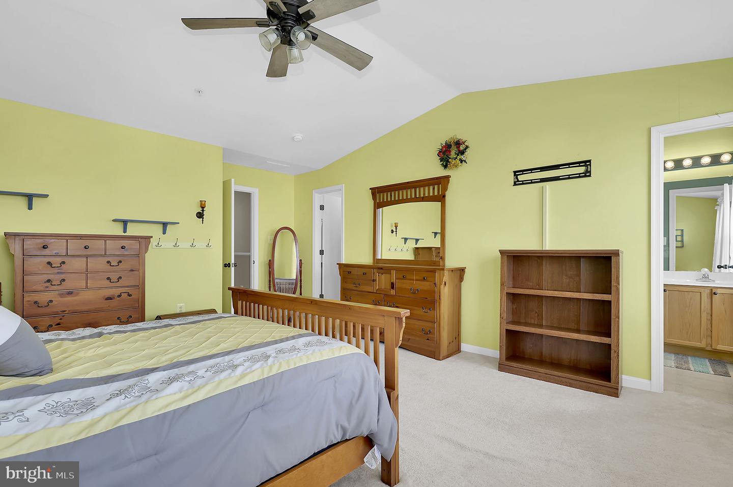 5060 Croydon Ter Property Photo 24