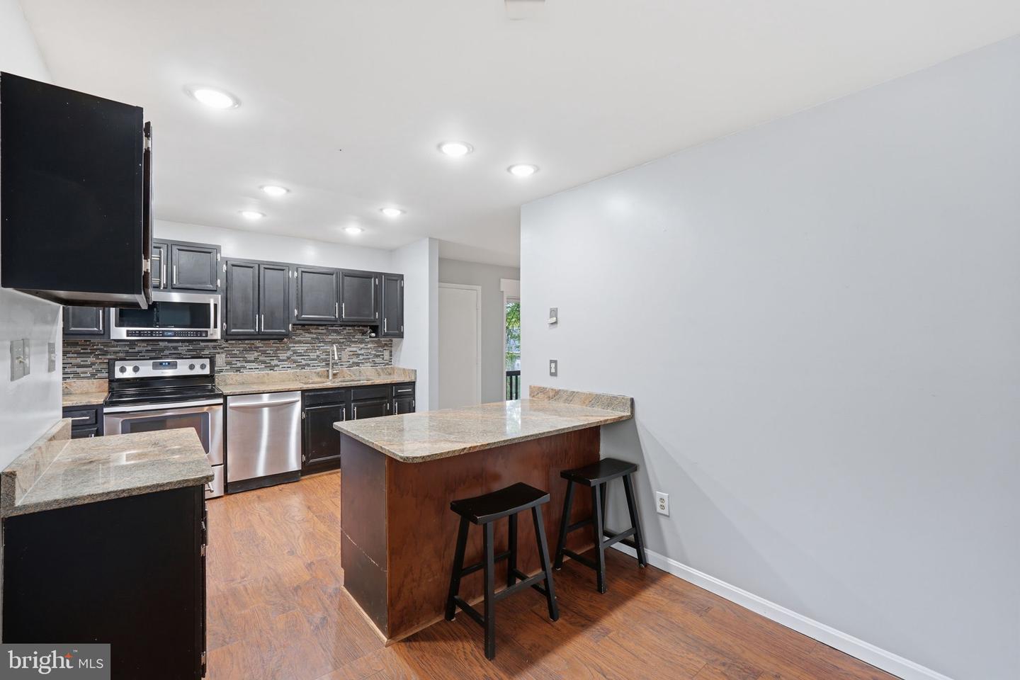 10706 S Glade Ct S #na Property Photo 5