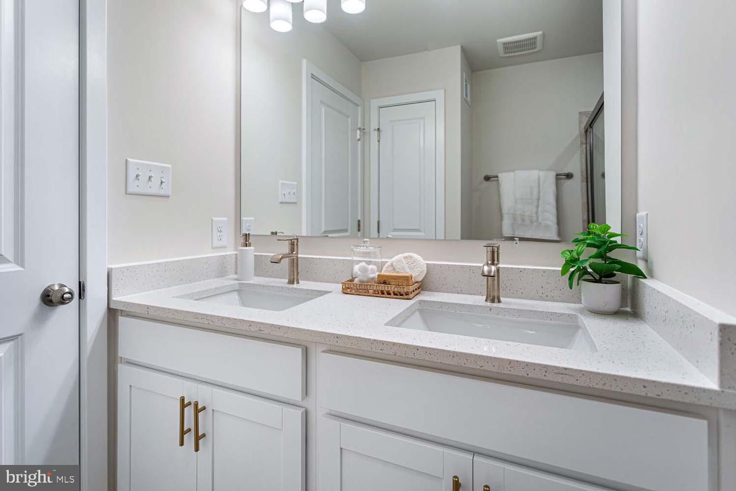 233 Matilda Property Photo 18
