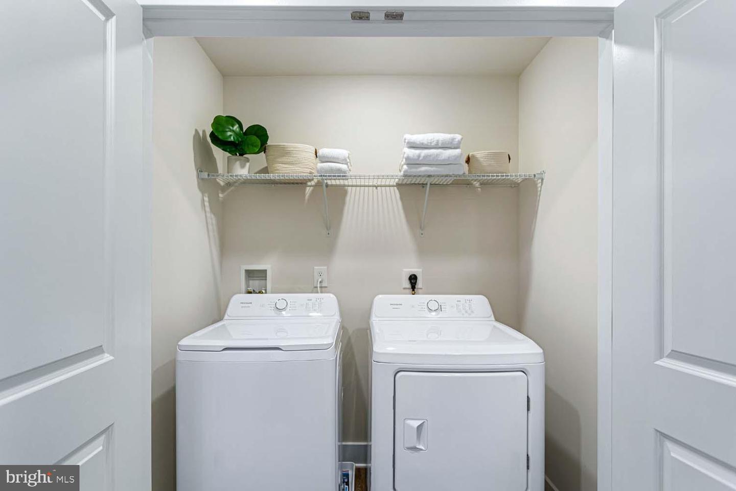 233 Matilda Property Photo 25
