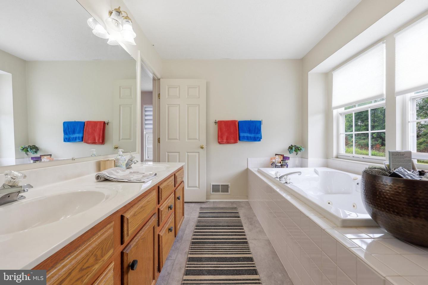 9059 Allington Manor Cir W Property Photo 28