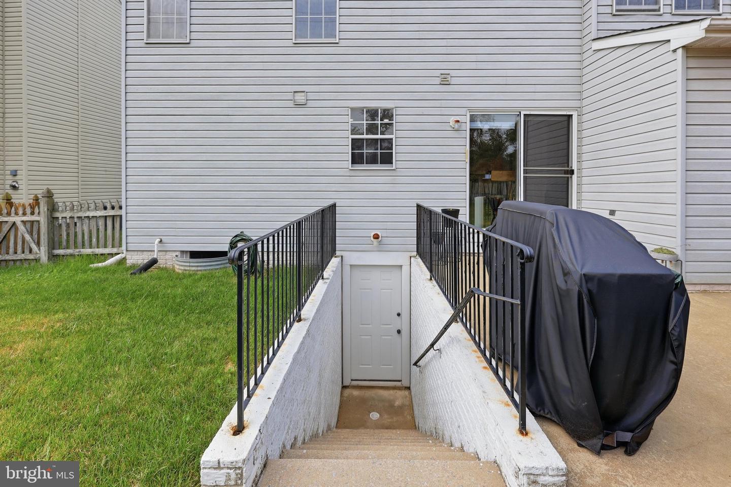 9059 Allington Manor Cir W Property Photo 43