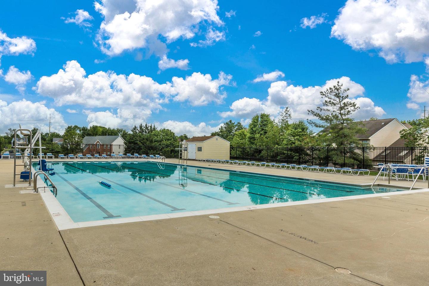 9059 Allington Manor Cir W Property Photo 48