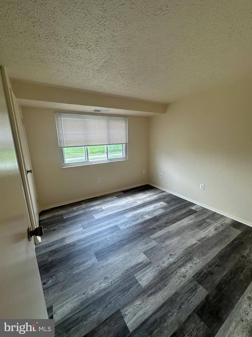 550 Heather Ridge Dr #g Property Photo 2