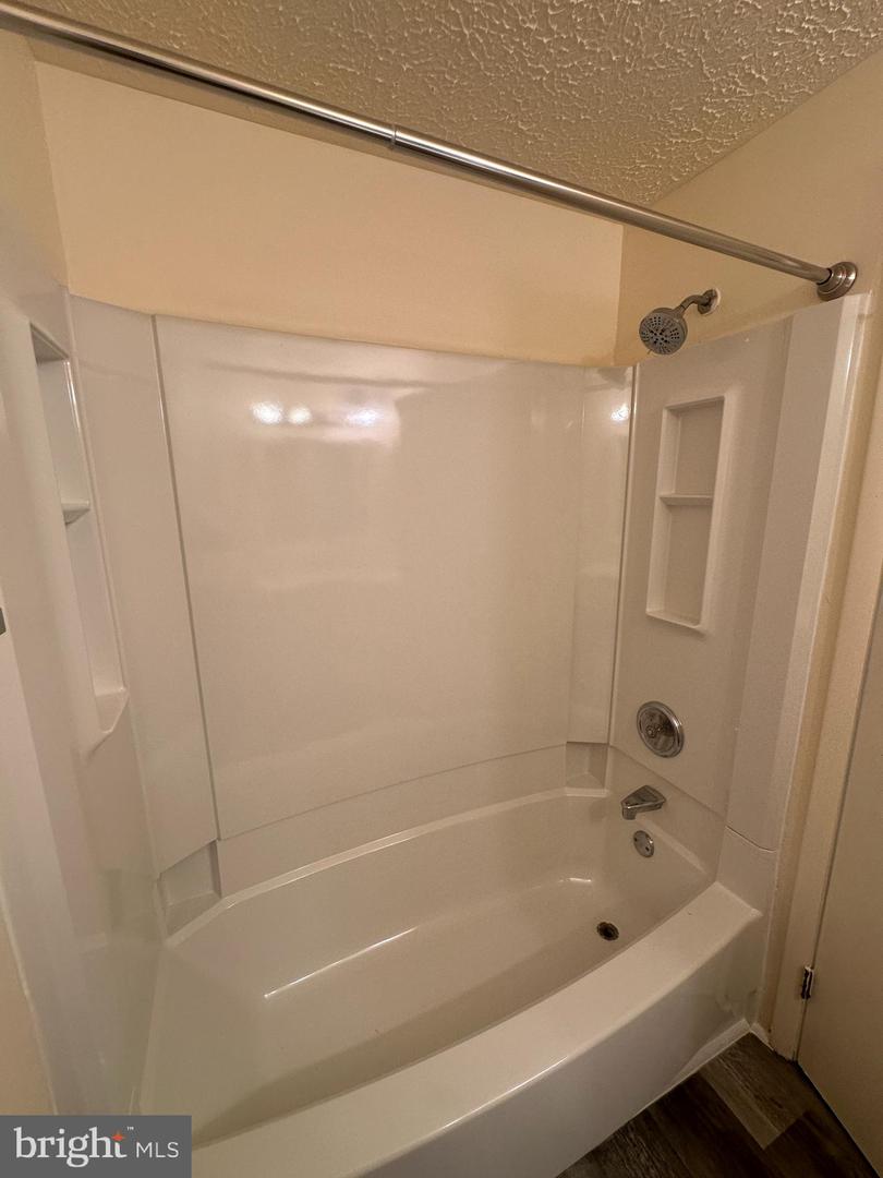 550 Heather Ridge Dr #g Property Photo 5