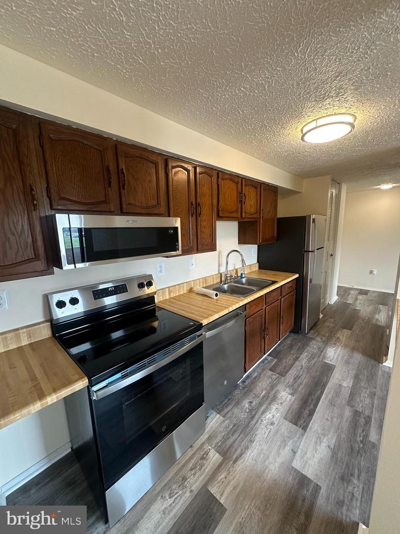 550 Heather Ridge Dr #g Property Photo 15
