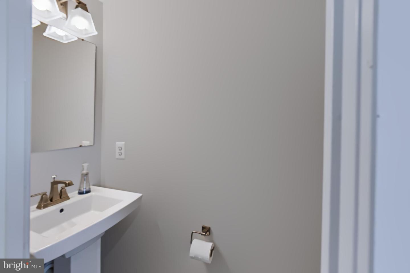 5920 Etterbeek St Property Photo 27