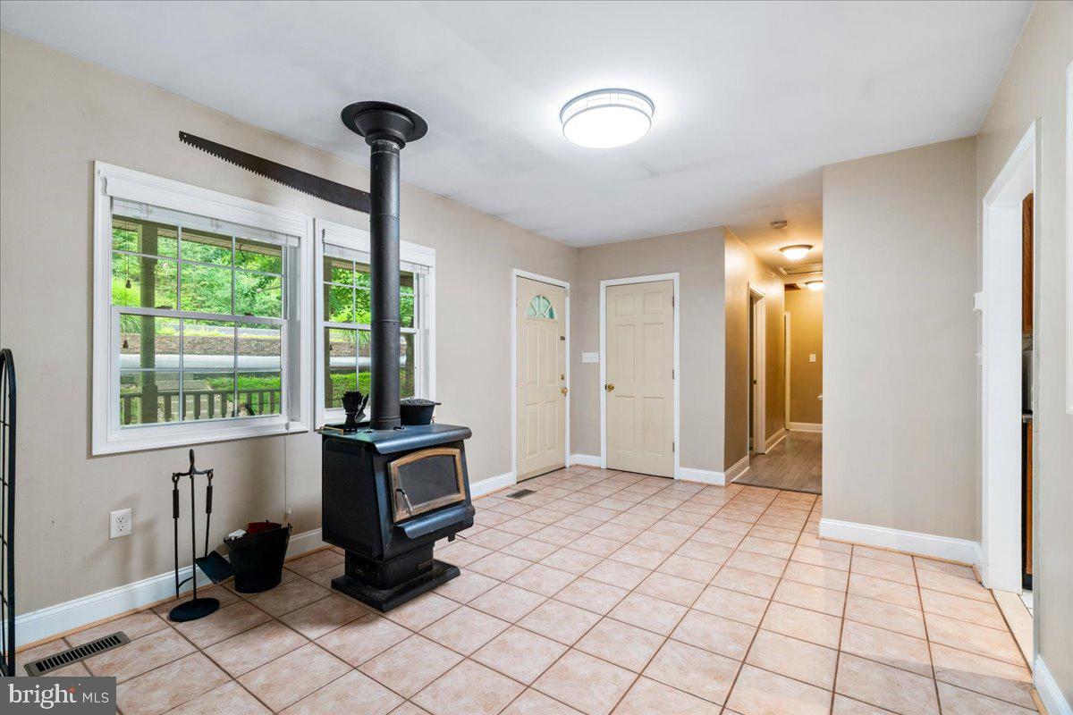 7622 Black Rd Property Photo 4