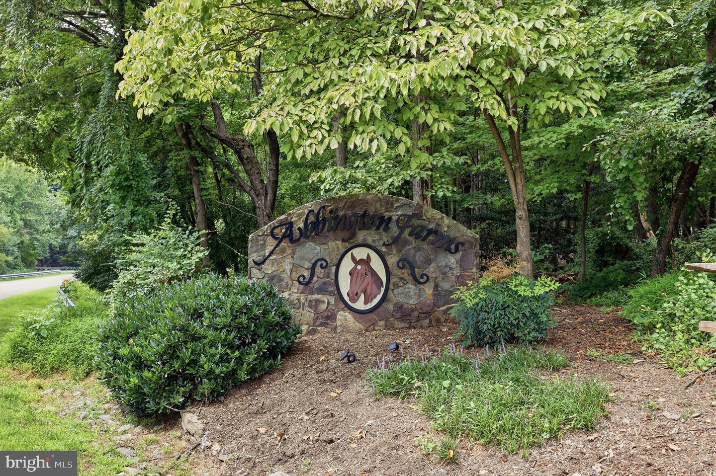 5510 Jackson Ct Property Photo 3
